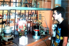 2005 young Pavel in the lab